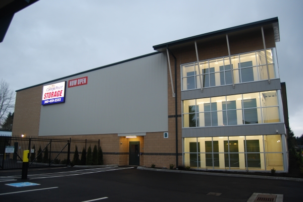 Facility photo: //images.sparefoot.com/medium/21806662cdd5758e25e.jpg