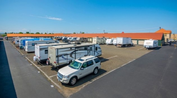 Facility photo: //images.sparefoot.com/medium/218068697d2251720ee.jpg