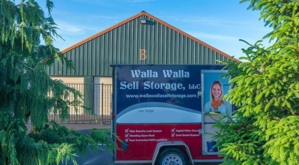 Facility photo: //images.sparefoot.com/medium/218068697d2a598aff6.jpg