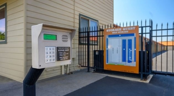 Facility photo: //images.sparefoot.com/medium/218068697d2a9d3915f.jpg