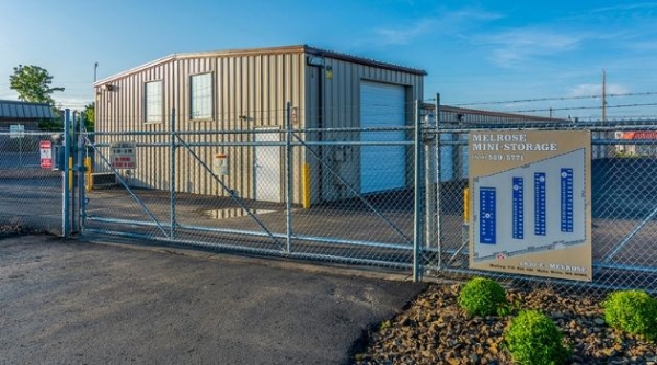 Facility photo: //images.sparefoot.com/medium/218070697d1dd66e0ee.jpg