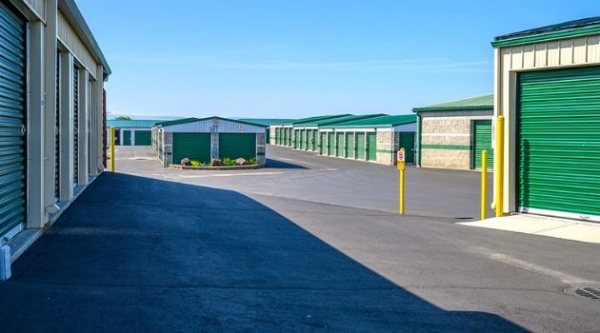 Facility photo: //images.sparefoot.com/medium/218071697d1ffc5414d.jpg