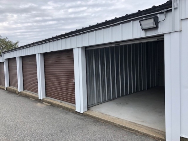 Facility photo: //images.sparefoot.com/medium/2181425f7b6eb27f687.jpg