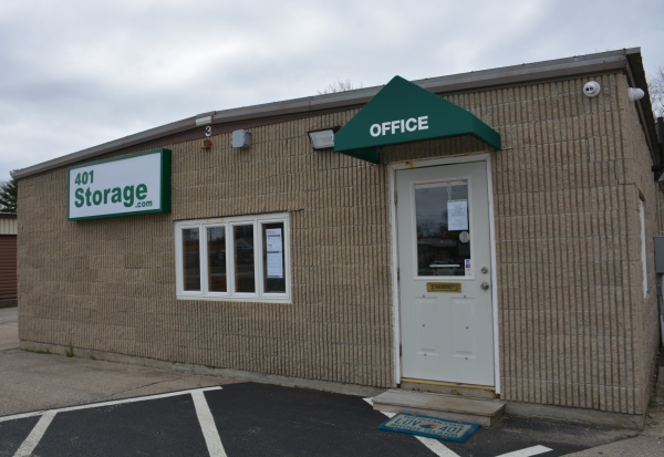 Facility photo: //images.sparefoot.com/medium/2181426075e25966b0d.jpg