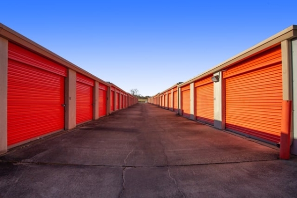 Facility photo: //images.sparefoot.com/medium/2182866877a35836d19.jpg