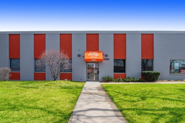 Facility photo: //images.sparefoot.com/medium/218293687e3d265d2a9.jpg