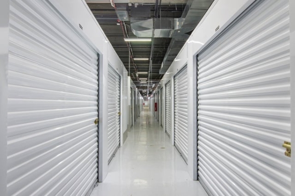 Facility photo: //images.sparefoot.com/medium/218293687e3d2755e46.jpg