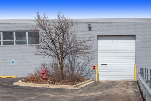 Facility photo: //images.sparefoot.com/medium/218293687e3d2953f9d.jpg