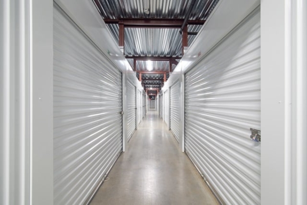 Facility photo: //images.sparefoot.com/medium/218304688230a221395.jpg