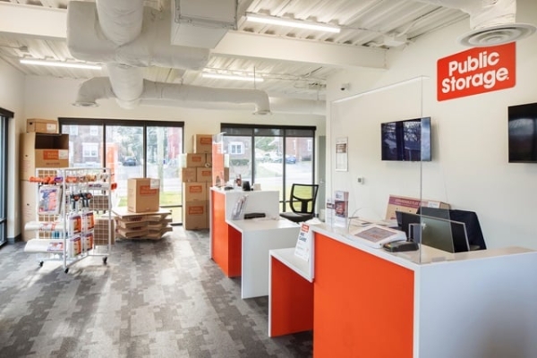 Facility photo: //images.sparefoot.com/medium/21831369e626be3d58e.jpg