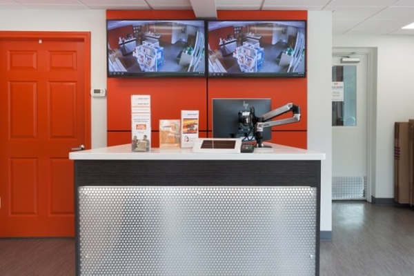 Facility photo: //images.sparefoot.com/medium/21831769231505bca47.jpg