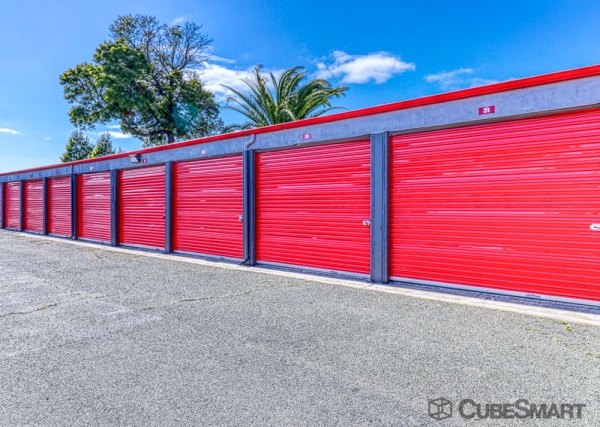 Storage Units at CubeSmart Self Storage - CA Vallejo Lemon Street - 1320 Lemon Street