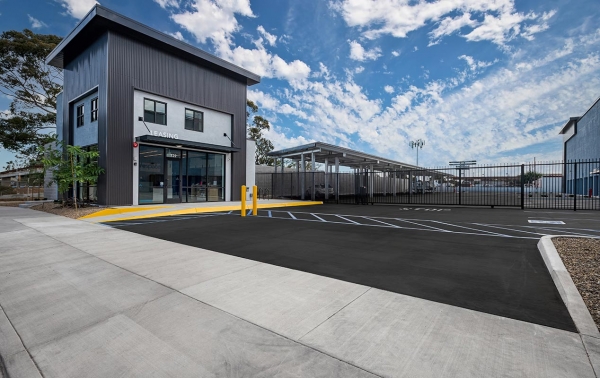Facility photo: //images.sparefoot.com/medium/2183395ff3533f28723.jpg
