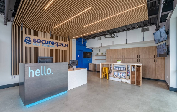 Facility photo: //images.sparefoot.com/medium/2183395ff353411a9d3.jpg