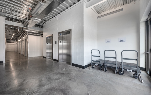 Facility photo: //images.sparefoot.com/medium/2183395ff3534919b1d.jpg