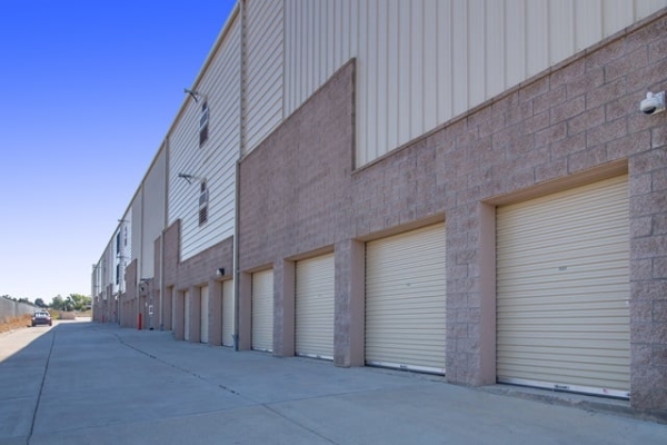 Facility photo: //images.sparefoot.com/medium/2183406899ed3678a54.jpg