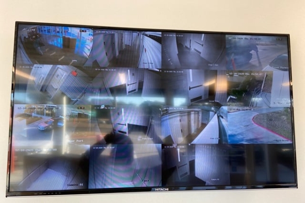 Facility photo: //images.sparefoot.com/medium/2183986902131579dae.jpg