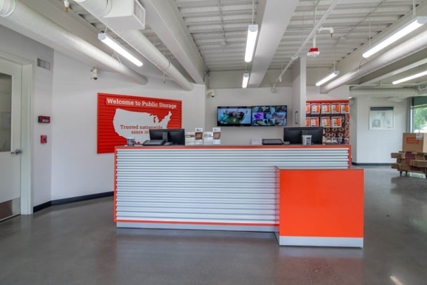 Facility photo: //images.sparefoot.com/medium/218407695291d6908d1.jpg