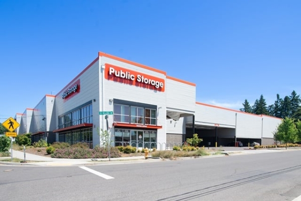 Facility photo: //images.sparefoot.com/medium/2184086877a728c820e.jpg