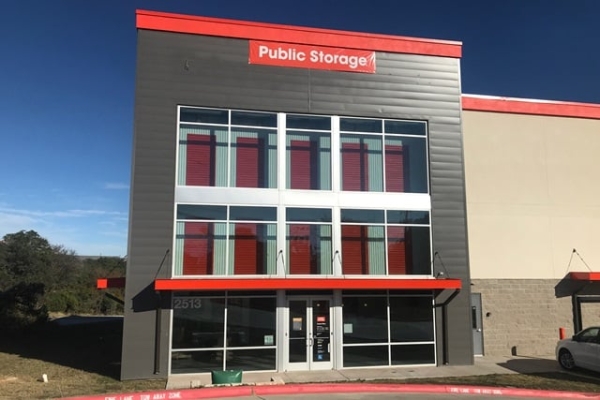 Facility photo: //images.sparefoot.com/medium/218409687e3d6cd8899.jpg