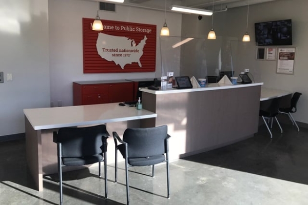 Facility photo: //images.sparefoot.com/medium/2184096967a4f23c9af.jpg