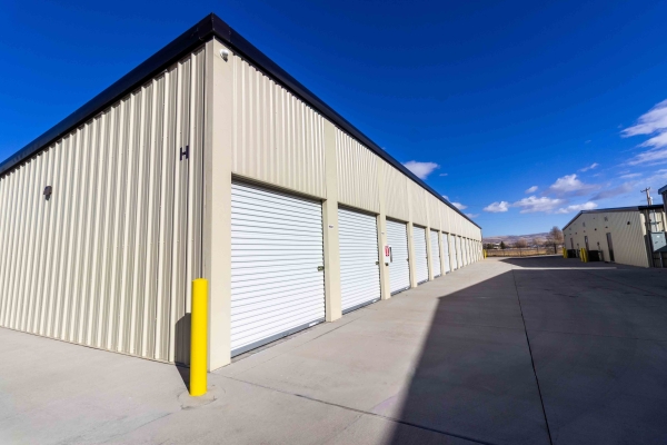 Facility photo: //images.sparefoot.com/medium/218434692e1b07b06aa.jpg