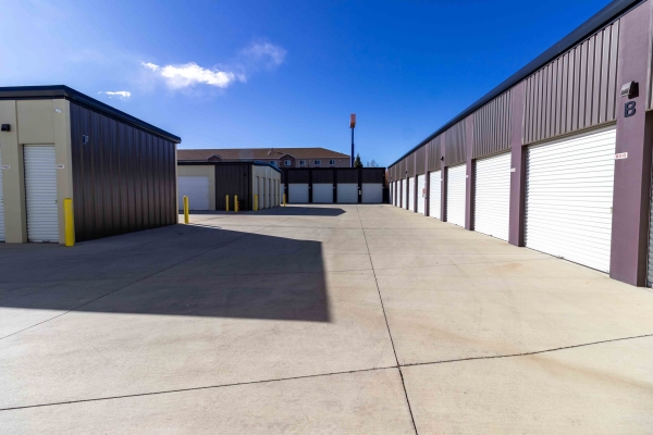 Facility photo: //images.sparefoot.com/medium/218434692e1b14e44d5.jpg