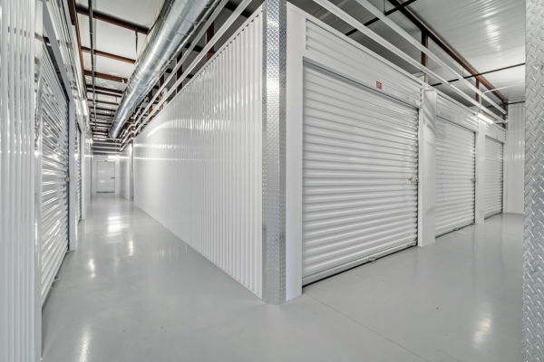 Facility photo: //images.sparefoot.com/medium/218438648775f9ba01a.jpg