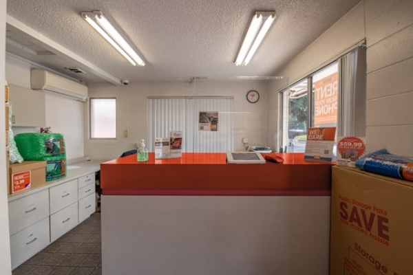 Facility photo: //images.sparefoot.com/medium/21846969e62c603f9b7.jpg