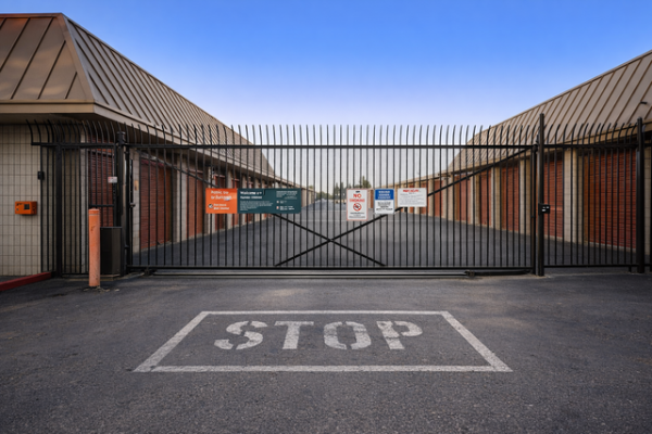 Facility photo: //images.sparefoot.com/medium/21846969e62c6142a0c.jpg