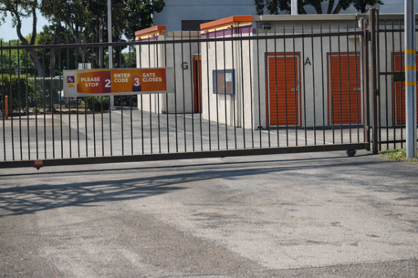 Facility photo: //images.sparefoot.com/medium/21847469e62c74b606c.jpg