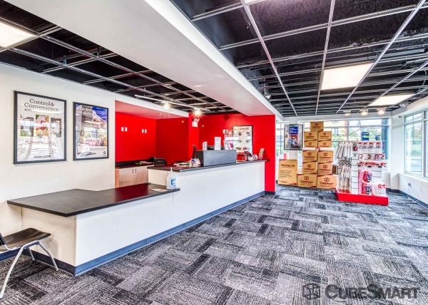 Facility photo: //images.sparefoot.com/medium/218501693d3665bc857.jpg