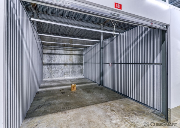 Facility photo: //images.sparefoot.com/medium/218554693d2085b5589.jpg