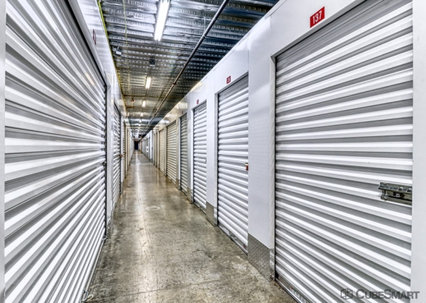 Storage Units at CubeSmart Self Storage - FL Lantana North 4th Street - 420 North 4th Street