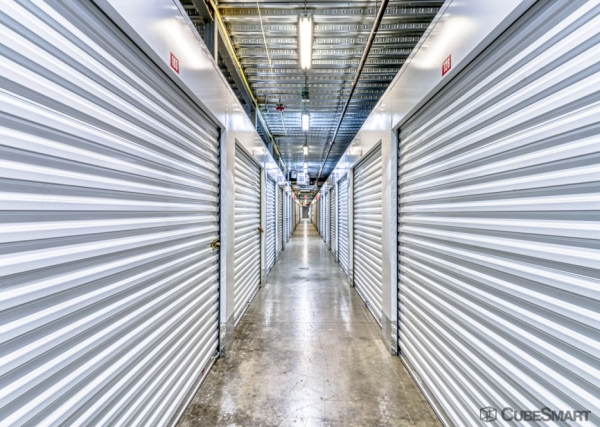 Storage Units at CubeSmart Self Storage - FL Lantana North 4th Street - 420 North 4th Street