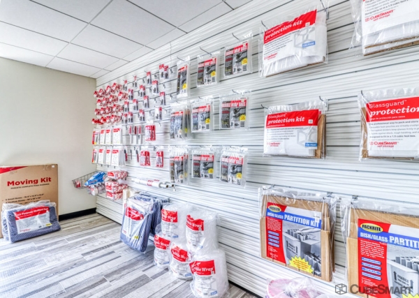 Storage Units at CubeSmart Self Storage - FL Lantana North 4th Street - 420 North 4th Street