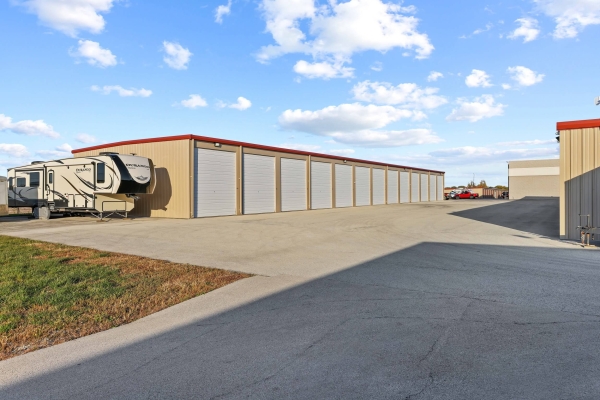 Facility photo: //images.sparefoot.com/medium/2185776899f6e1ac540.jpg