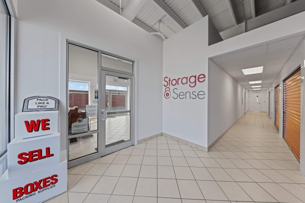 Facility photo: //images.sparefoot.com/medium/2185776899f82ac2832.jpg