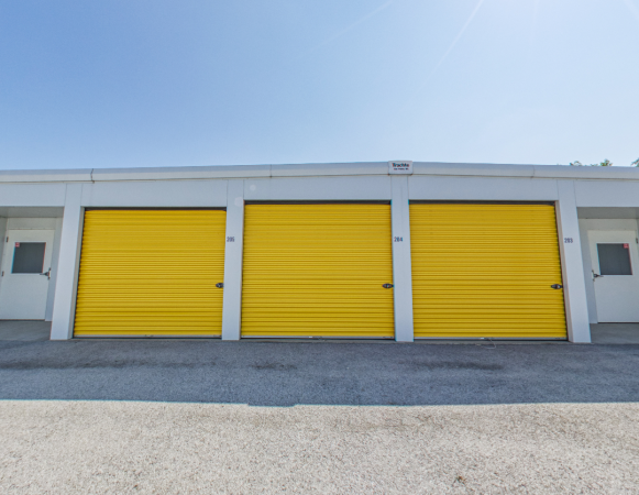 Facility photo: //images.sparefoot.com/medium/218578689a0321ebad3.png