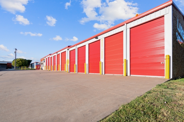 Storage Units at SpareBox Storage - Amarillo - Hardy St - 2000 Hardy Street