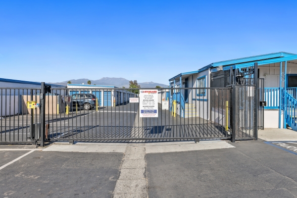 Facility photo: //images.sparefoot.com/medium/21867864b7072982d63.jpg