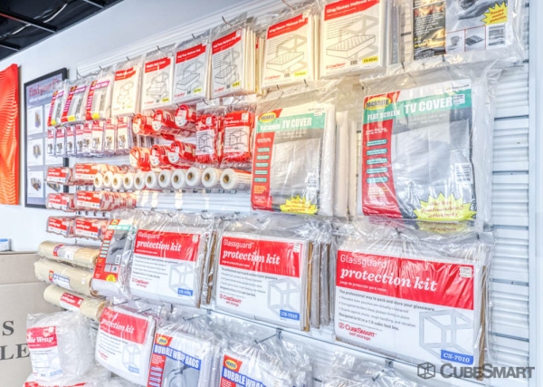 Facility photo: //images.sparefoot.com/medium/218712688342abaf432.jpg