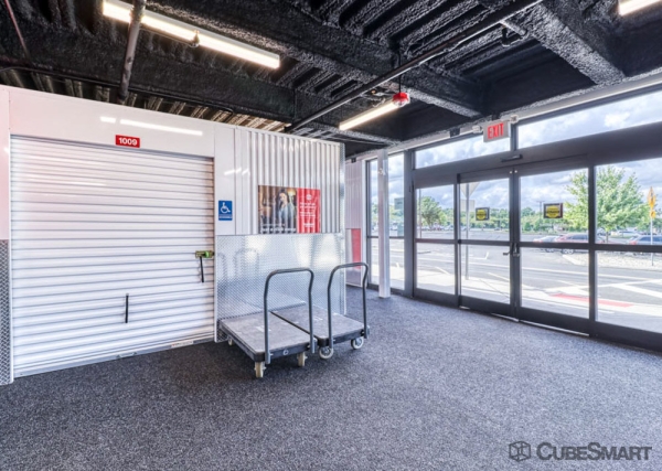 Facility photo: //images.sparefoot.com/medium/218712691ee4c8672f2.jpg