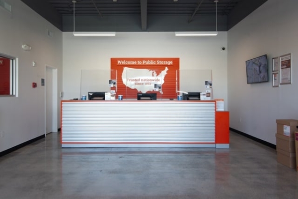 Facility photo: //images.sparefoot.com/medium/218714696b9a4a578f7.jpg