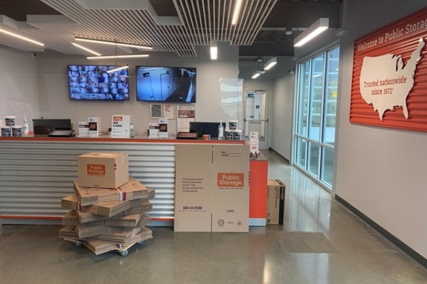 Facility photo: //images.sparefoot.com/medium/218719687ce9f522049.jpg