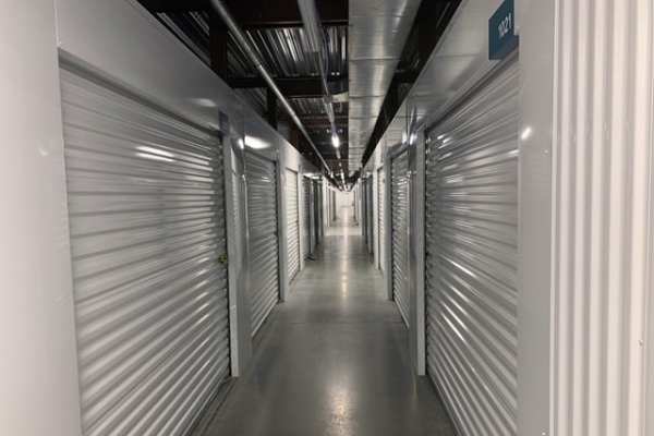 Facility photo: //images.sparefoot.com/medium/2187196940169ee2b7c.jpg