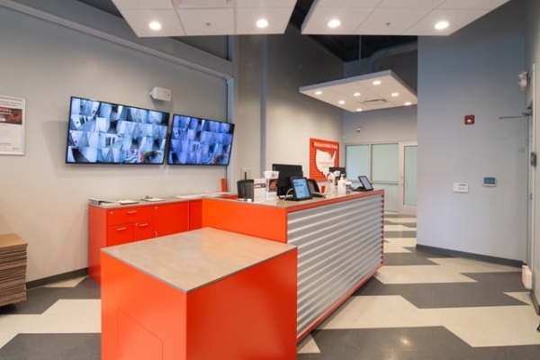 Facility photo: //images.sparefoot.com/medium/21872269889bb921a17.jpg