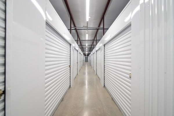 Facility photo: //images.sparefoot.com/medium/21872269f5f8e4bc087.jpg