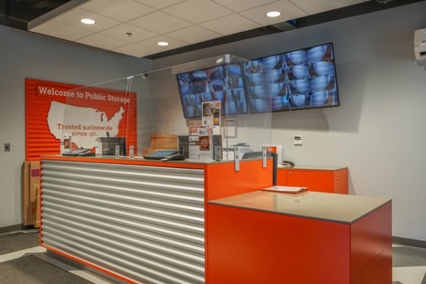 Facility photo: //images.sparefoot.com/medium/218724698201de8e2d0.jpg