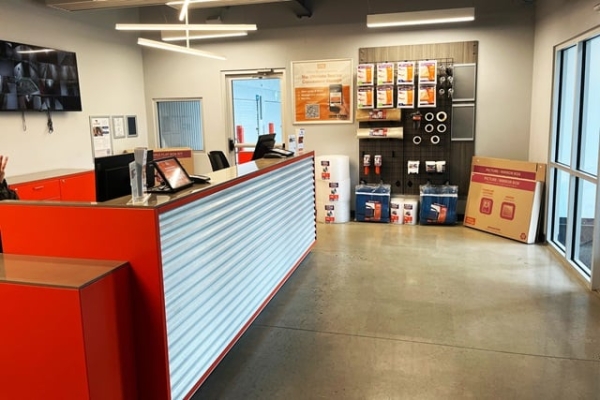 Facility photo: //images.sparefoot.com/medium/21872569eb6b5aa71d4.jpg